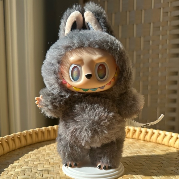 Secret ID Labubu, Big Into Energy - Picture 1 of 3